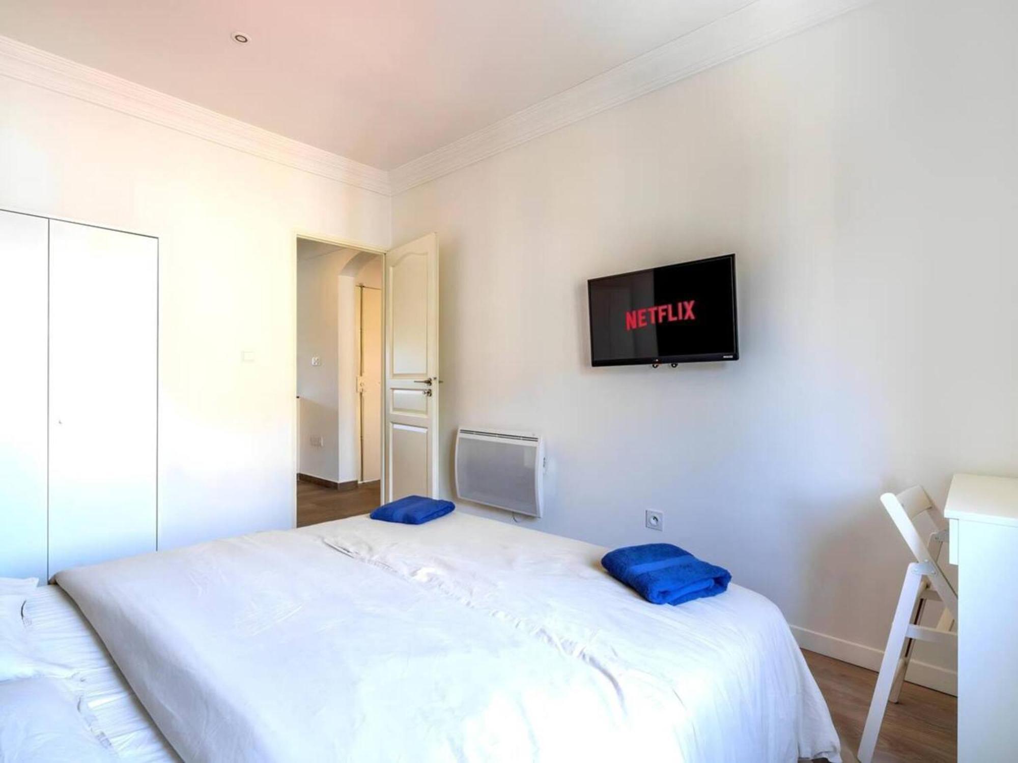 Apartment Escapade Vieux-port Balneo Cine-terrasse By Weekome Marseille